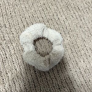 Cozy Cream Sherpa Scrunchie